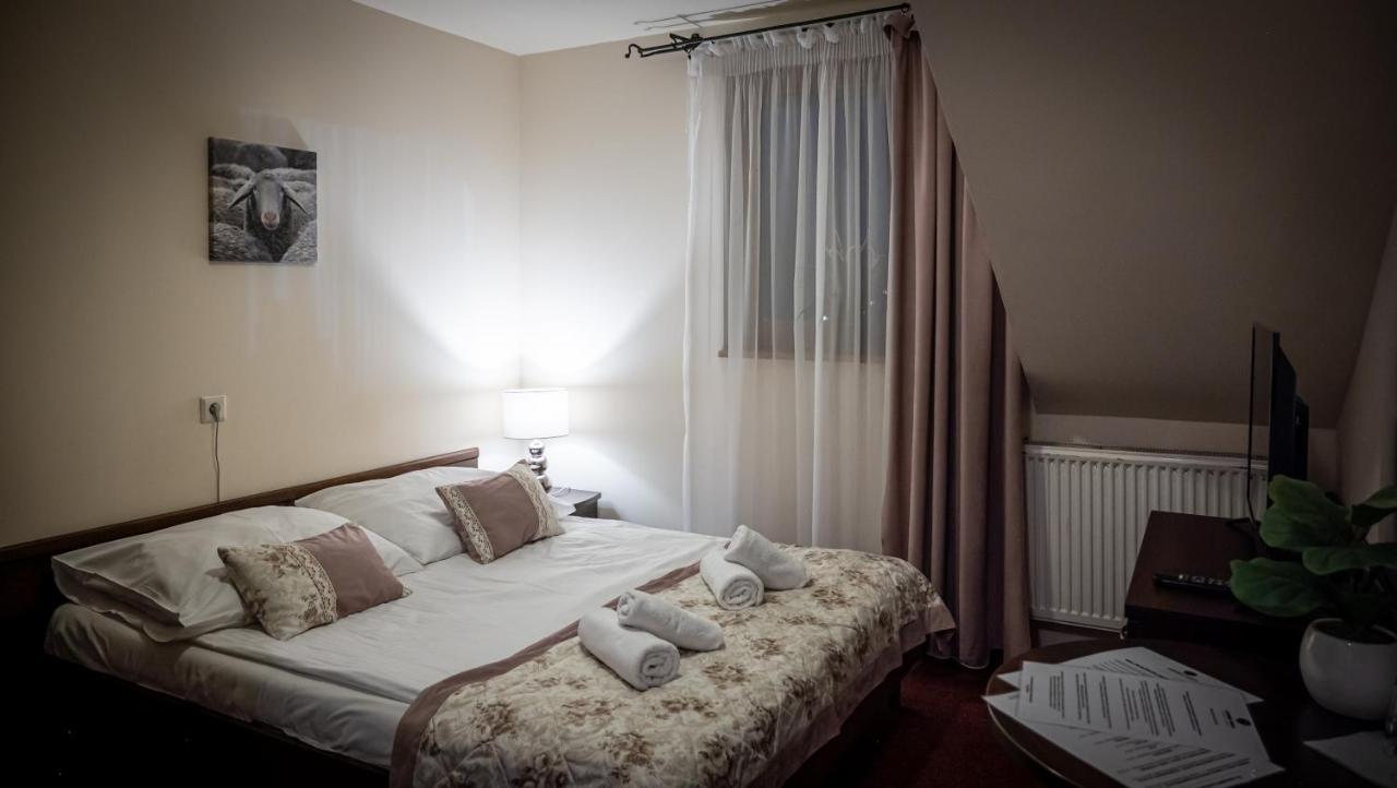 Bed and Breakfast Czarna Owca Истебна Экстерьер фото
